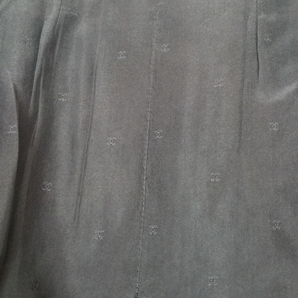 Chanel Boutique| Grey Wool Pleated Back Midi Skirt - Picture 5 of 7